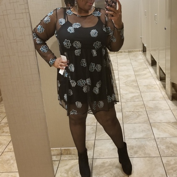 Dress - Picture 2 of 2